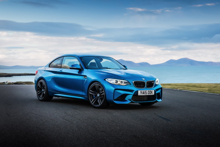 VIDEO: Carfection is the latest to be impressed by BMW M2
