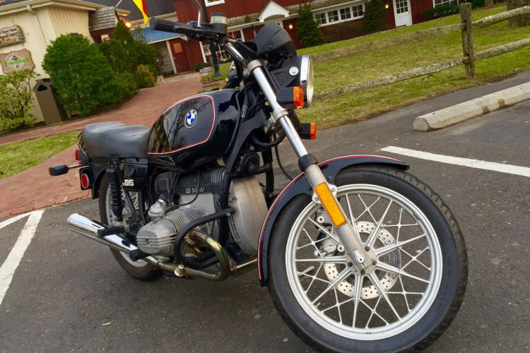 Riding a Classic: BMW R65