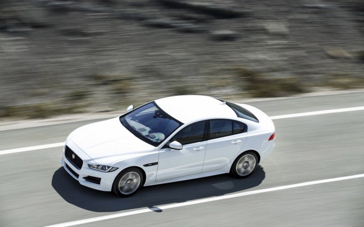 Jaguar_XE_R_Sport_cars_sedan_2015_1440x900(7)