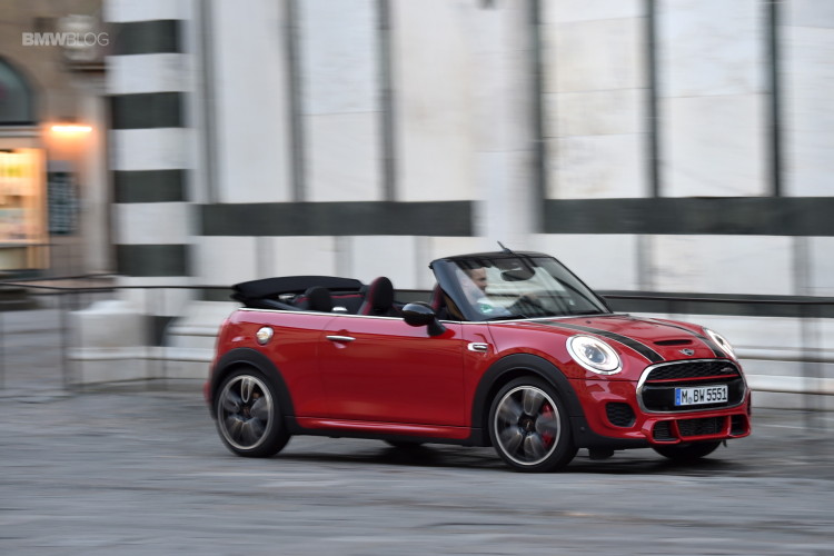 2016-MINI-JCW-Convertible-13