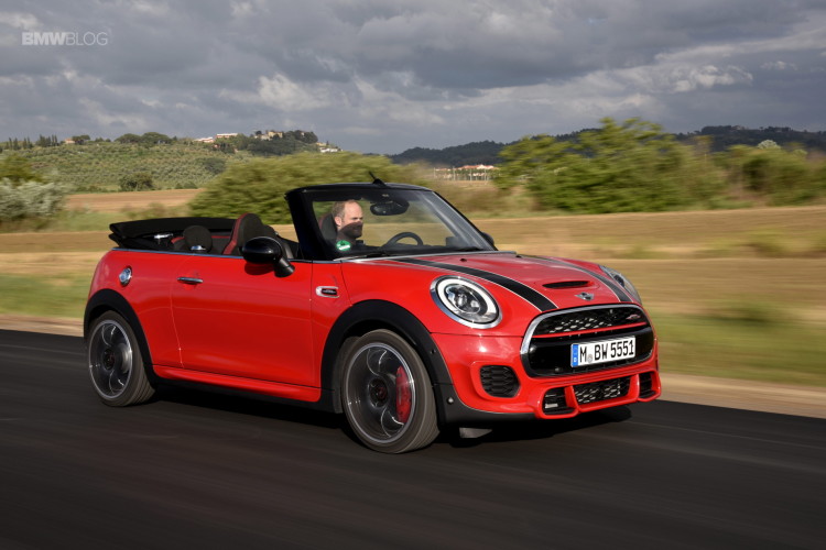 2016-MINI-JCW-Convertible-63