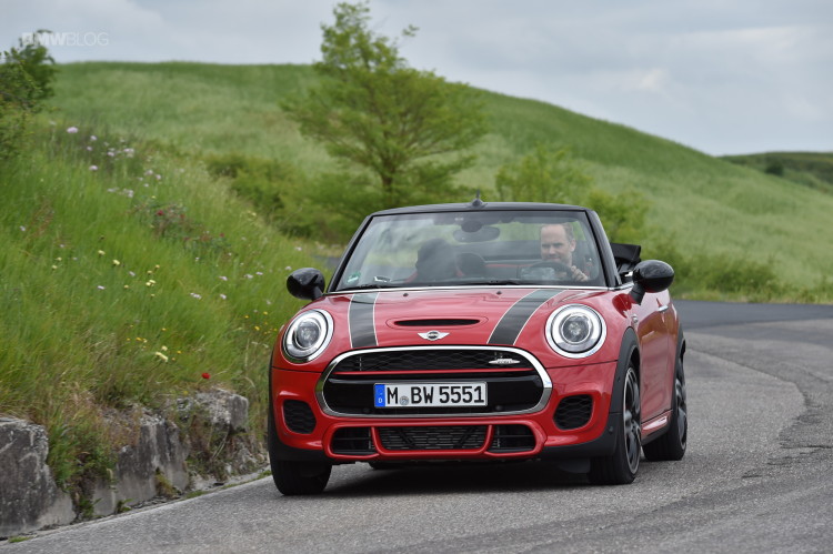 2016-MINI-JCW-Convertible-92
