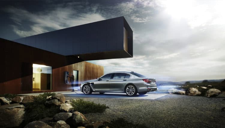 P90218761_highRes_bmw-740le-iperforman