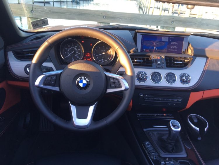 2016-BMW-Z4-sDrive28i18