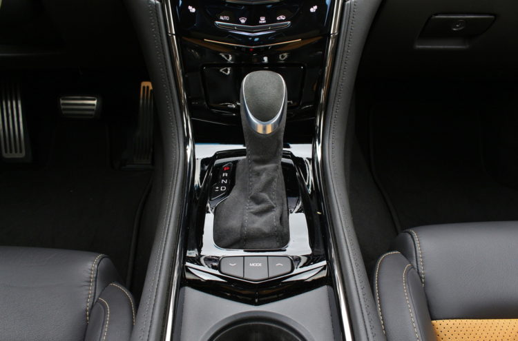 2016-Cadillac-ATS-V-interior-4