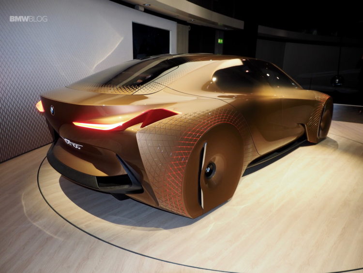 BMW-Vision-Next-100-32