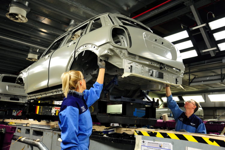 BREXIT: BMW’s U.K. Workers Set First Strike in Decade