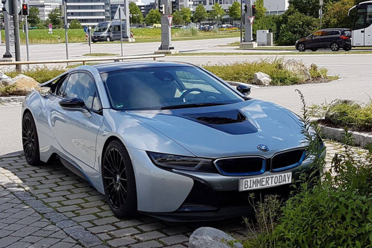 SPOTTED: BMW i8 prototype with performance upgrades