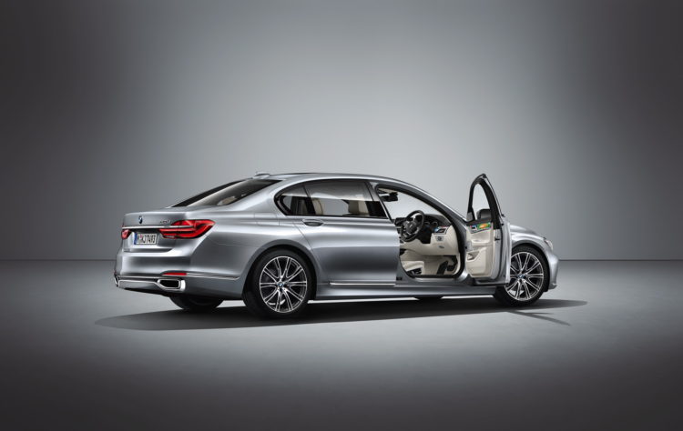 BMW Individual 7 Series by Esther Mahlangu-14
