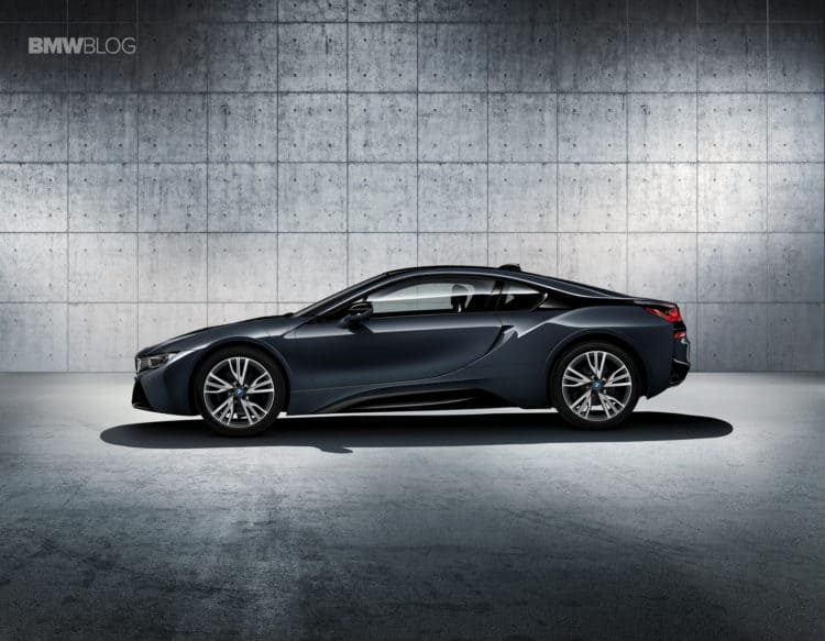 BMW i8 Protonic Dark Silver Edition-3