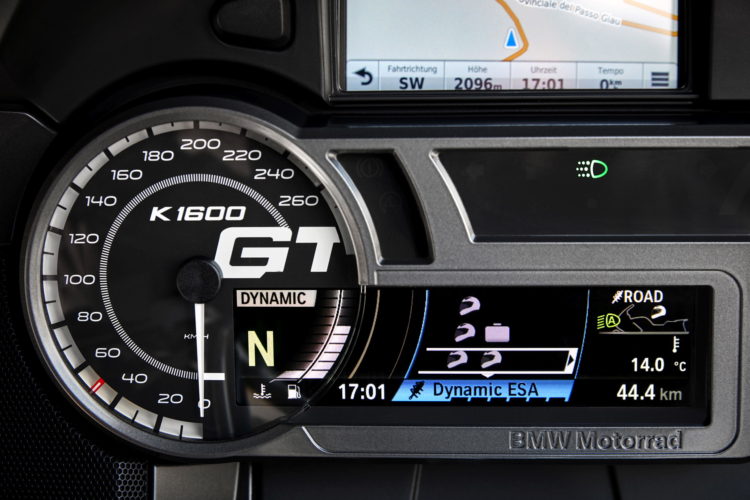 2017-BMW-K-1600-GT-10