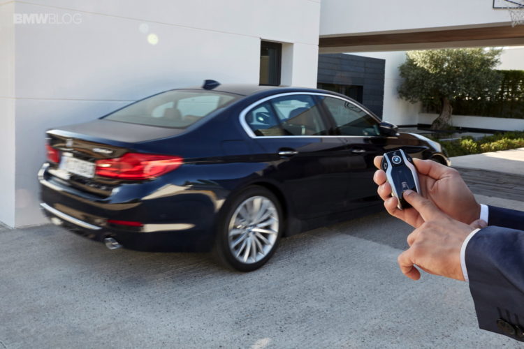 BMW 5 Series Wins EyesOnDesign Best Designed User Experience Award at 2017 NAIAS