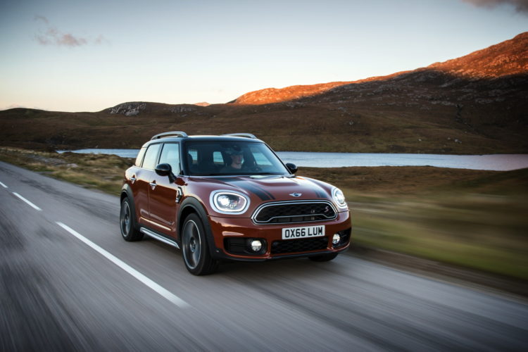 MINI Countryman vs Audi Q2 vs Volvo V40 Cross Country