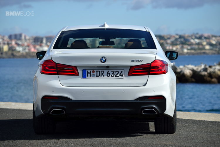 2017-BMW-540i-sDrive-39