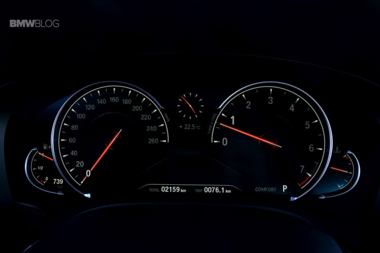 2017-BMW-540i-sDrive-57