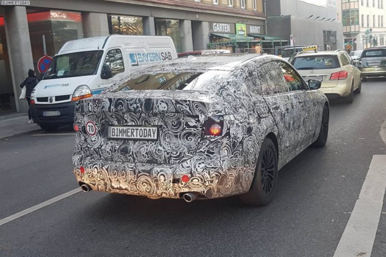 2017-BMW-6er-GT-G32-Erlkoenig-02