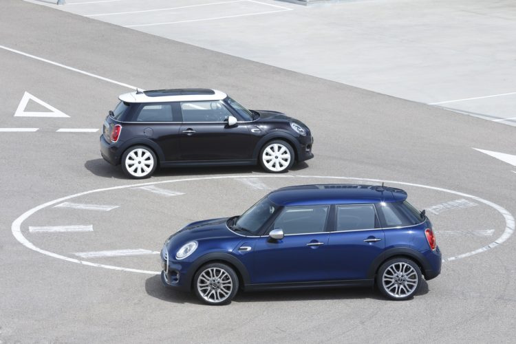 P90151597_highRes_the-new-mini-3-door-