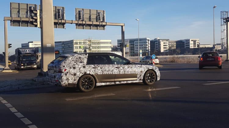 2017-BMW-5-Series-Touring-Spy-Photos-04