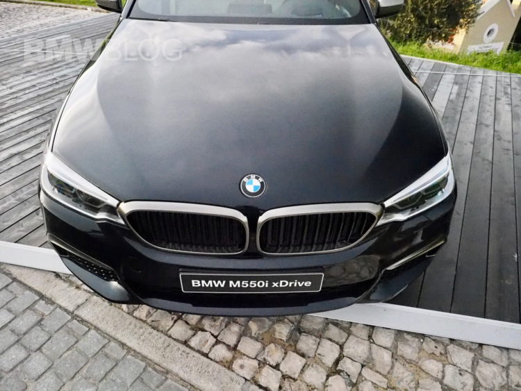 2017-BMW-M550i-images-18