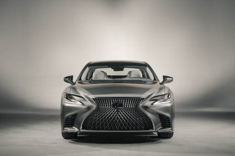 2018 Lexus LS debuts in Detroit to take on BMW 7 Series