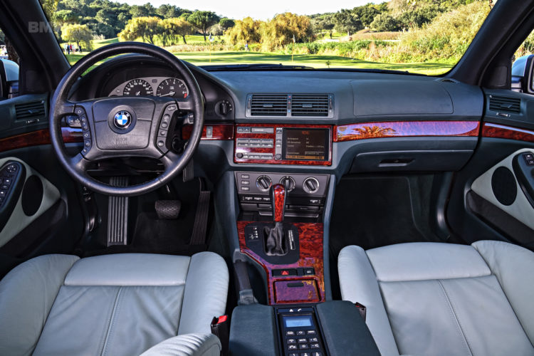 Does the E39 BMW 5 Series have one of the best Classic Car Interiors?