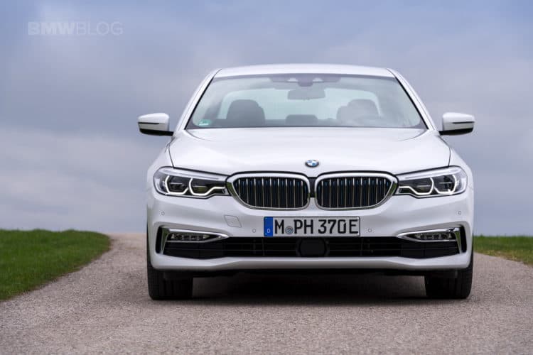 Auto supplier Magna to manufacture BMW 5-series plug-in hybrids