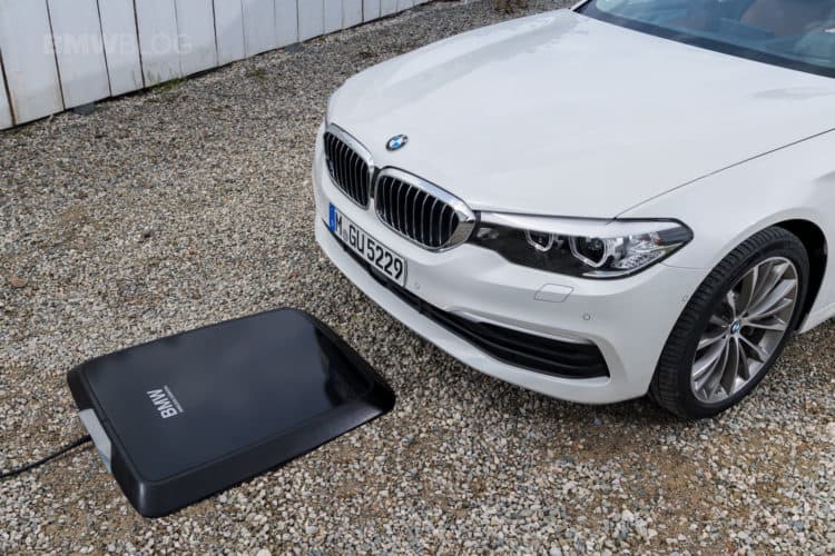 BMW Wireless Charging: 530e from 2018 with inductive charging