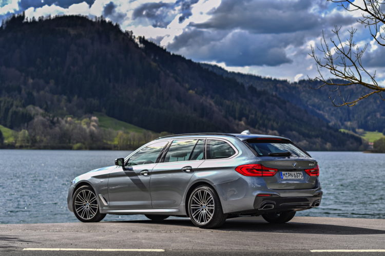 Top Gear Reviews the BMW 5 Series Touring