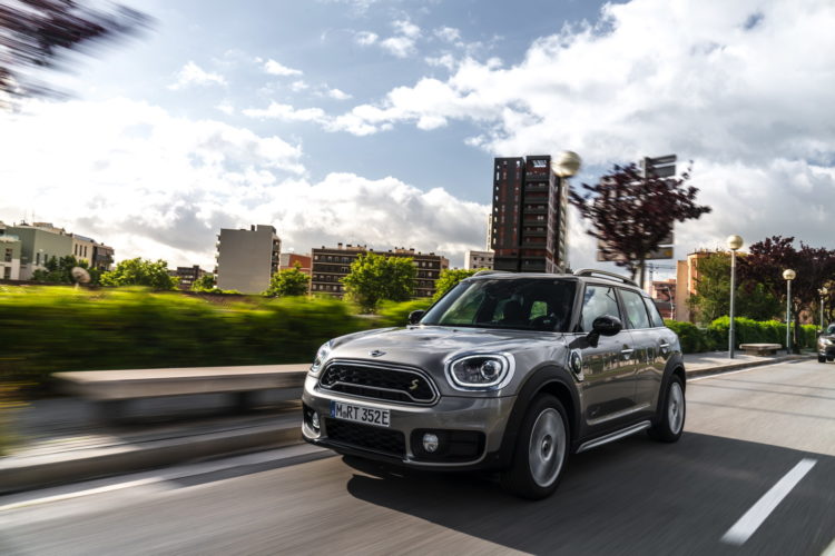 MINI Countryman S E PHEV vs VW Golf GTE vs Mitsubishi Outlander PHEV