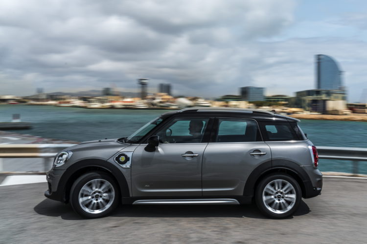 New MINI Countryman achieves top 5-star rating in Euro NCAP crash test