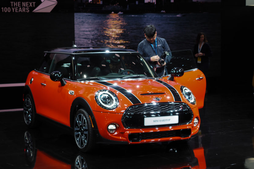 2018 Detroit Auto Show: The new MINI Hardtop Facelift
