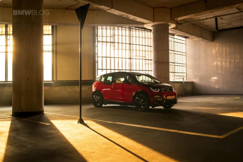 i3s in a garage with sun backlighting