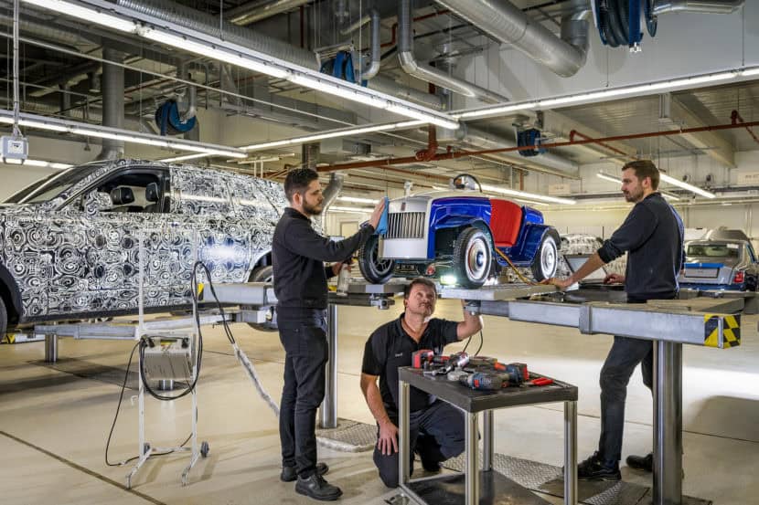 Rolls-Royce Teases Cullinan, Services Smallest Car They Ever Made