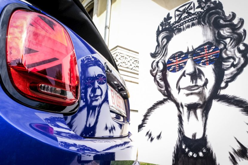 Facelifted MINI Models Get British-Themed Mini Art Gallery for Unveiling
