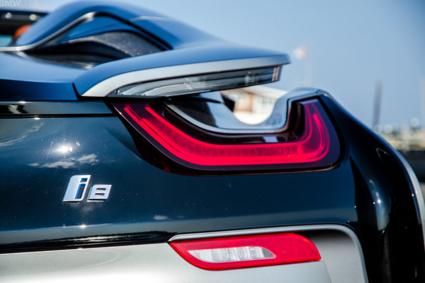 This poor BMW i8 gets smashed into a light pole