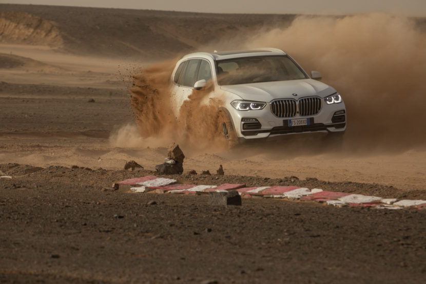 BMW X5 drives a Monza recreation traced in ancient Sahara sands