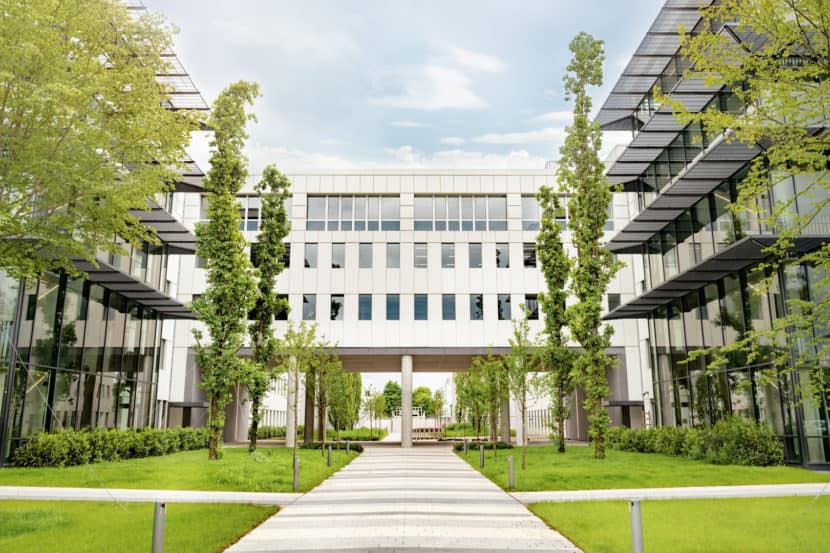 BMW, Tencent to Open Computing Center in China for Self-Driving Cars