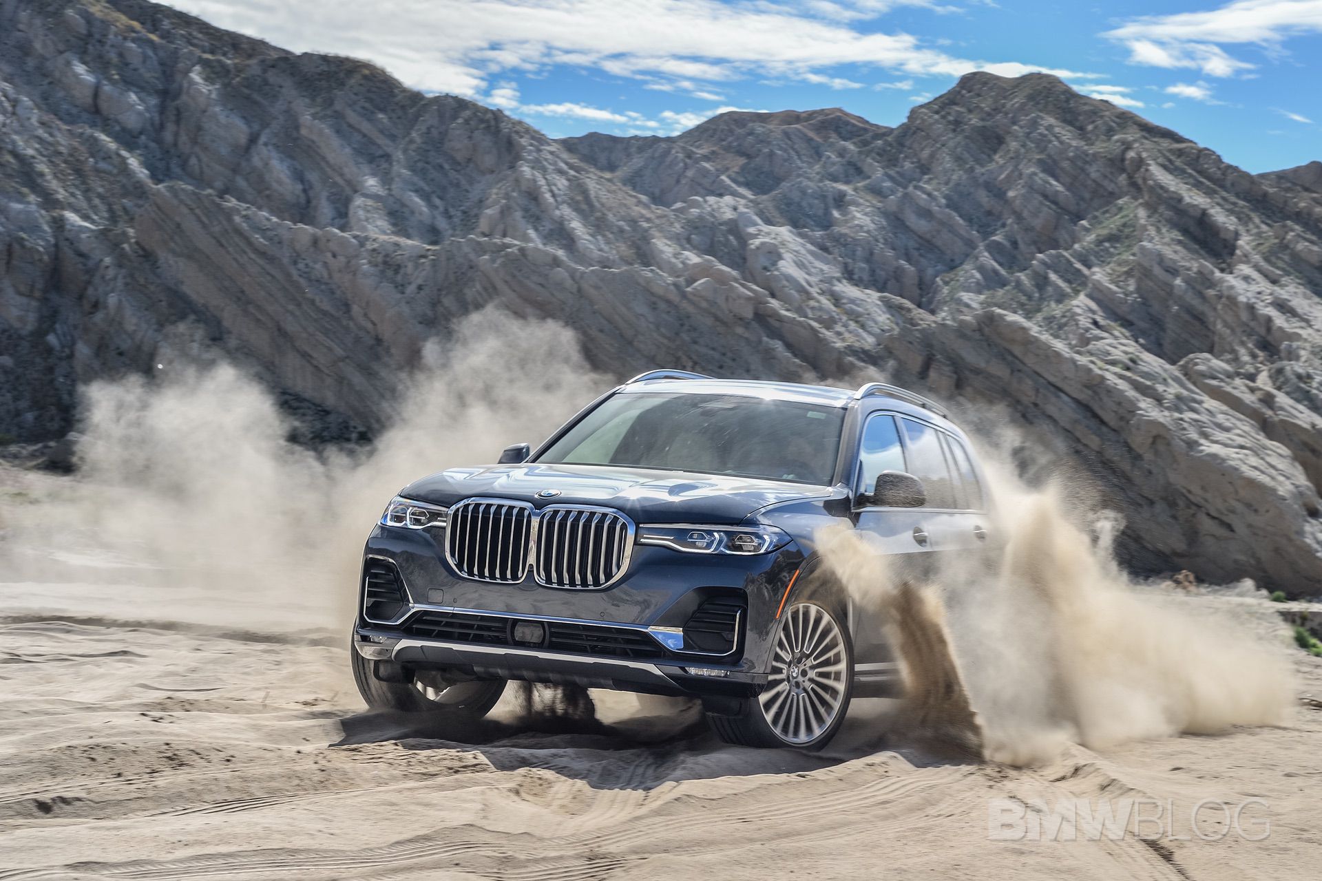 BMW X7 off-road in the sand