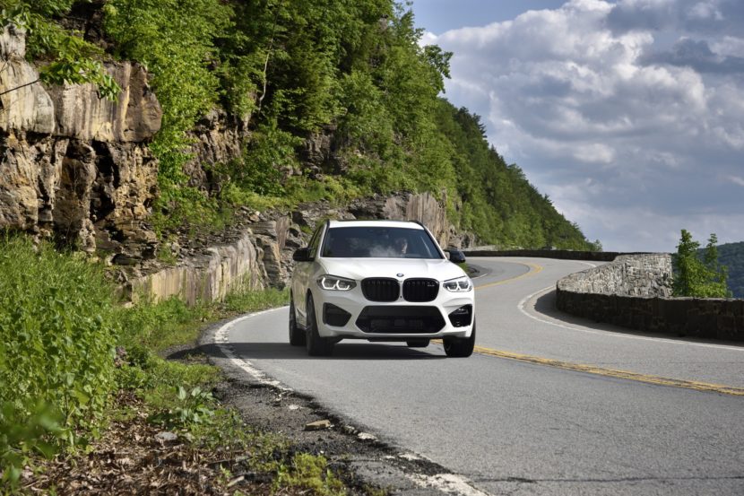 Video: BMW X3 M Competition playing with Audi R8 on Autobahn