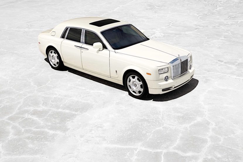 Video: Here’s How You Change the Oil on a Rolls-Royce Phantom