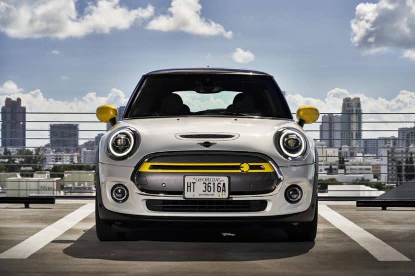 2020 MINI Cooper SE – A Walkaround Video Showing The Design