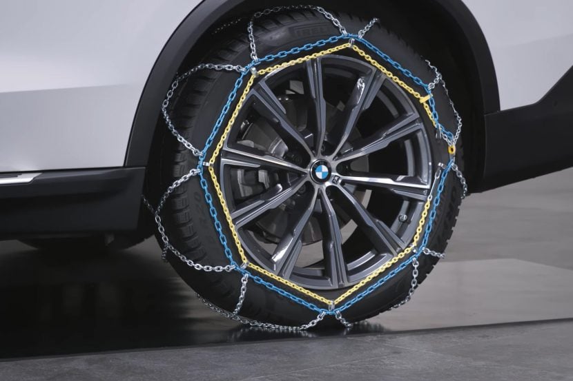 VIDEO: BMW teaches us how to correctly mount snow chains
