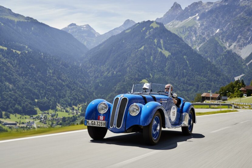 BMW 328 Roadster in blue