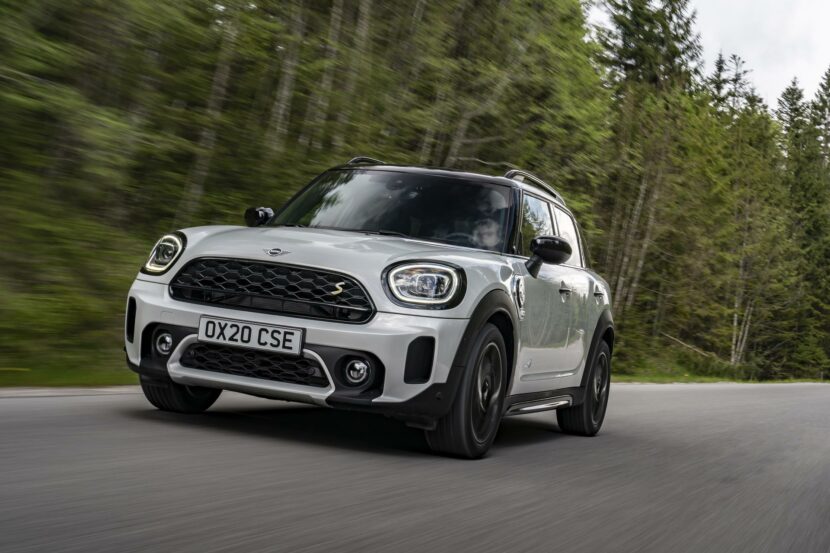 MINI Cooper SE Countryman Impresses In Moose And Slalom Tests