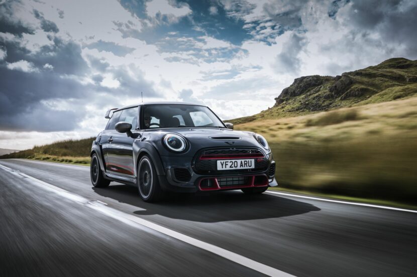 Video: Stig tests MINI JCW GP against Megane RS Trophy R on track