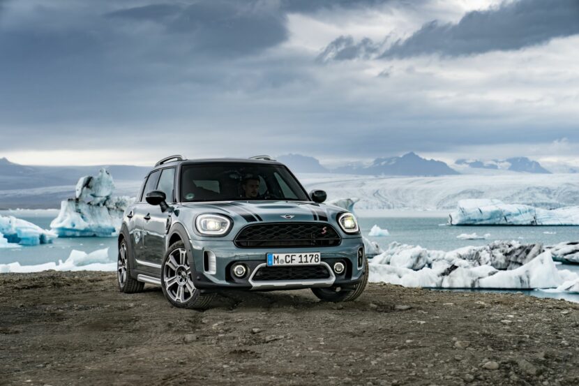 Photo Gallery: MINI Countryman poses for camera in stunning Iceland