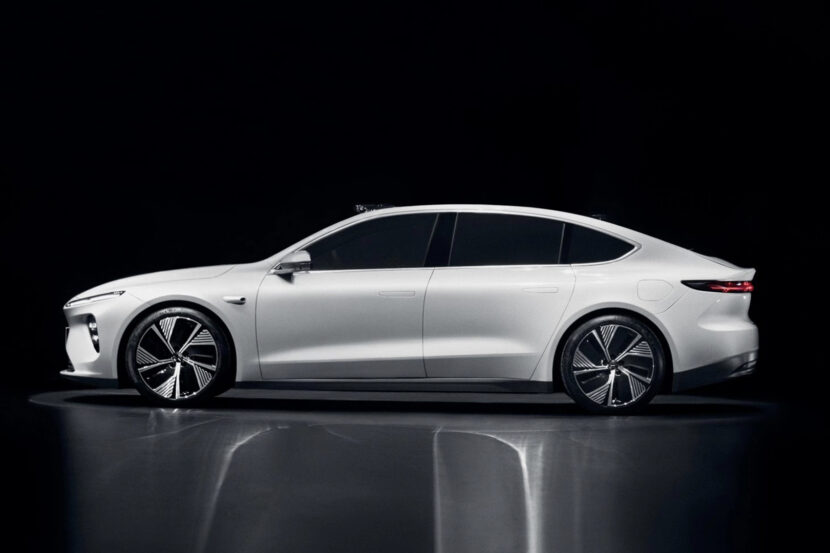 NIO ET7 is a Chinese BMW i4-Fighter with 621 Miles of Range