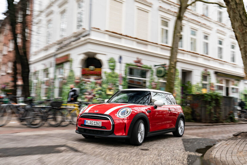 MINI Cooper 2 Door Goes for a Ride Through Hamburg, Germany