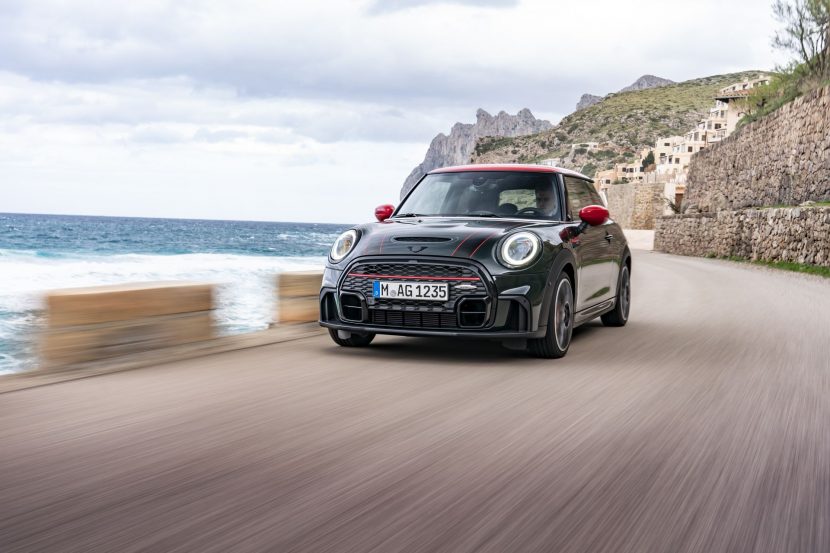 MINI John Cooper Works Facelift Gets New Equipment, Same Power