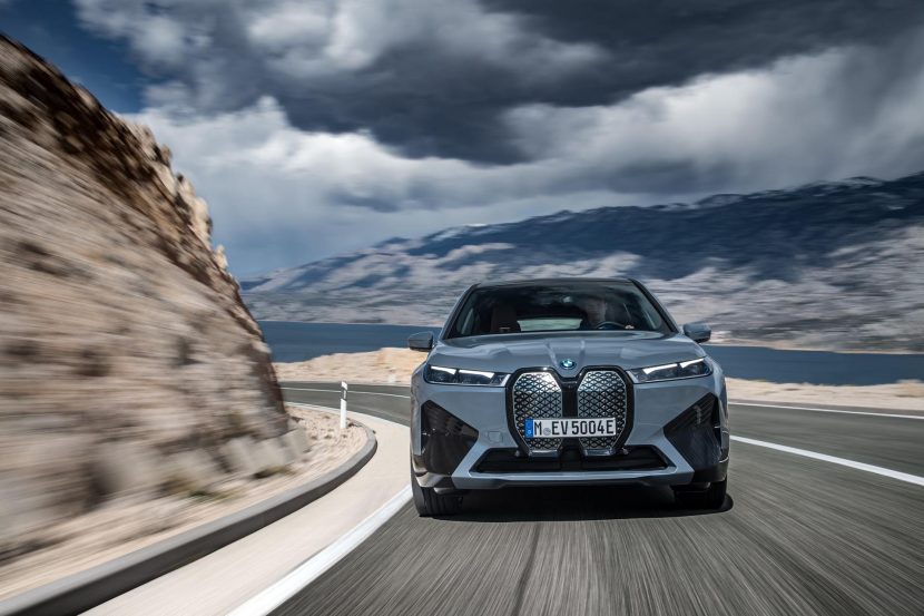 World Premiere: 2022 BMW iX – Three Variants, 600 hp and 300 miles range